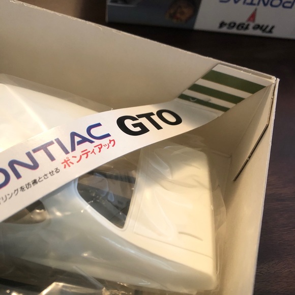 Extremly RARE 1964 Pontiac GTO motorized model kit  mislabeled by manufacturer - Picture 6 of 16